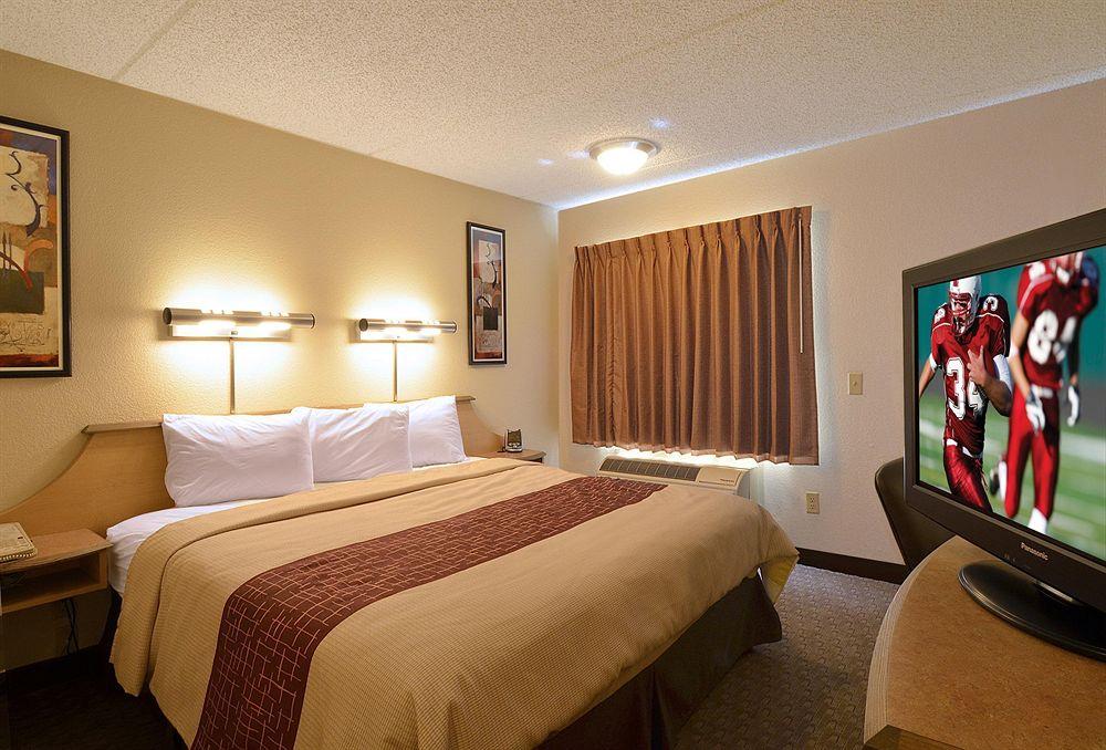 Red Roof Inn Indianapolis North - College Park Extérieur photo